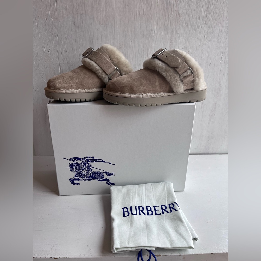 BURBERRY Snug Genuine Shearling Clog- Hunter Size 38 - Picture 13 of 13